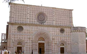 Romanisch-gotische Kirche von L'Aquila