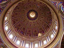 Kuppel von Michelangelo im Petersdom